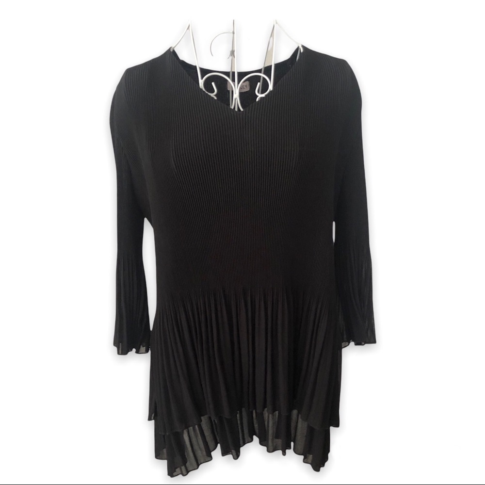 JOURNEY V-Neck One Size Classy Black Flutter Top